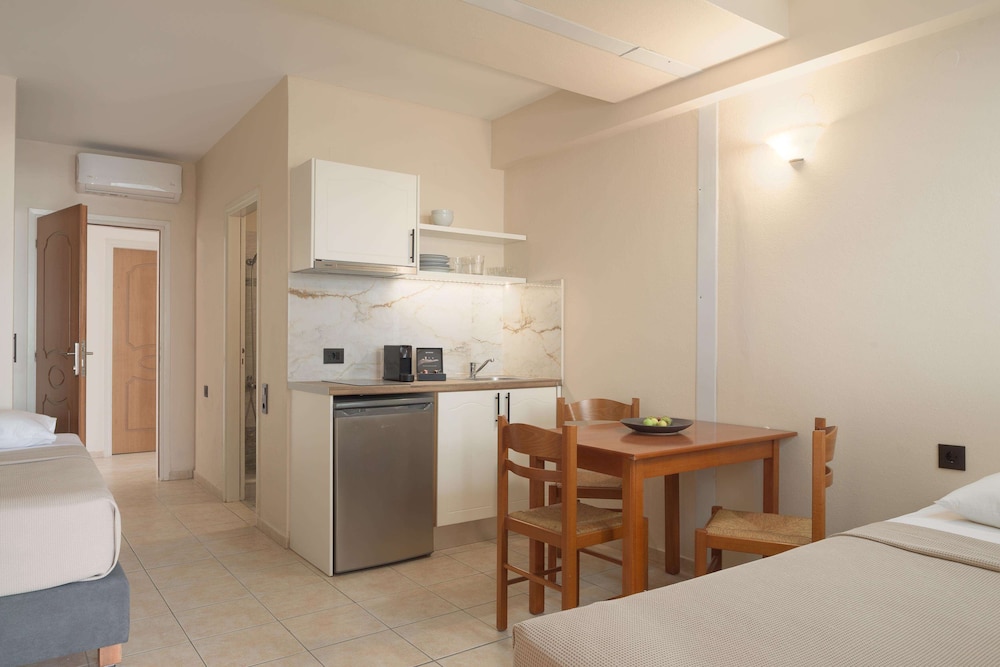 Apartment, 1 Bedroom, Sea View - Photo 3