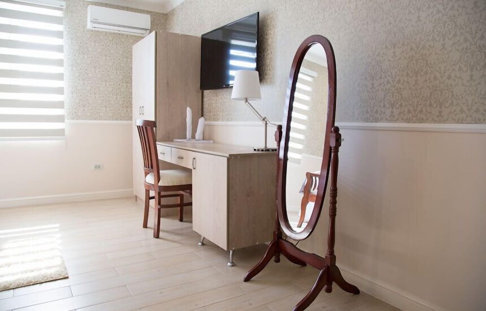 Standard Single Room, 1 King Bed, Private Bathroom photo 3