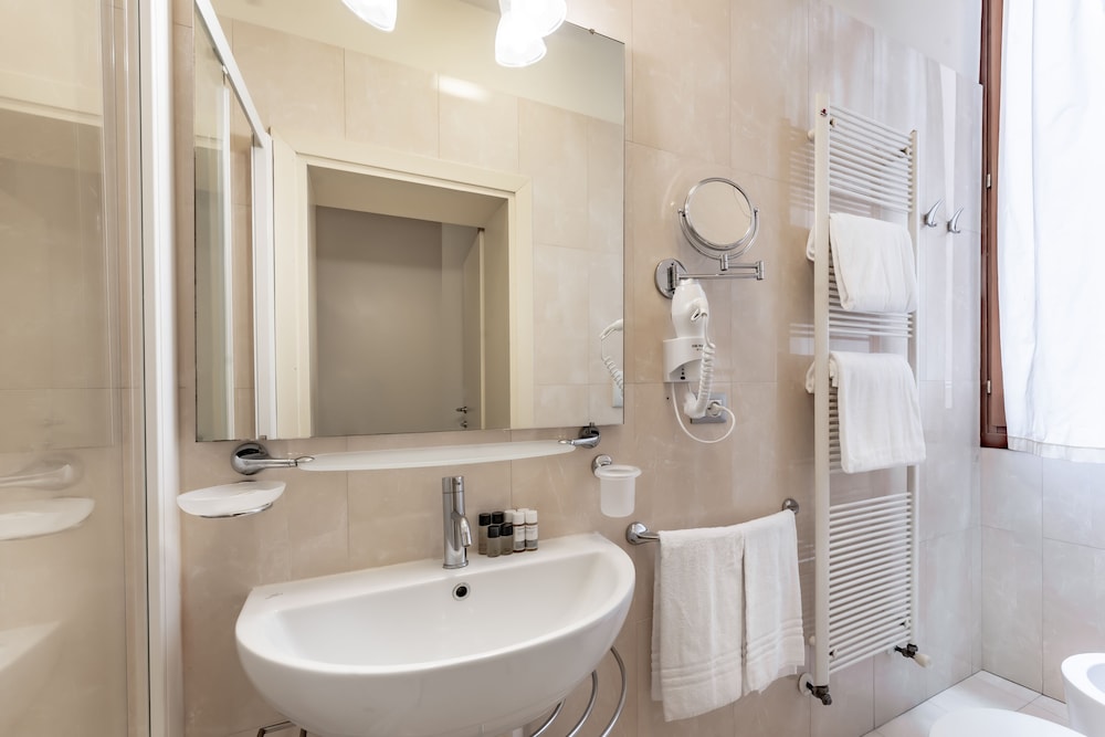 Romantic Apartment, 1 Double Bed, Hot Tub photo 3