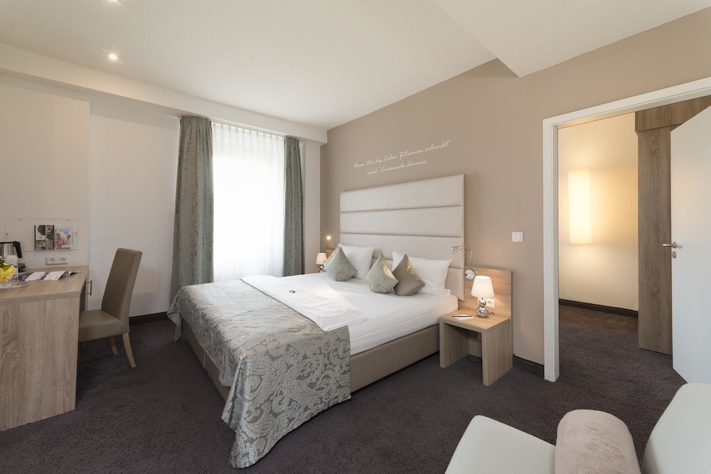 Premium Suite, 1 Double Bed (Cozy Sitting Corner) photo 1