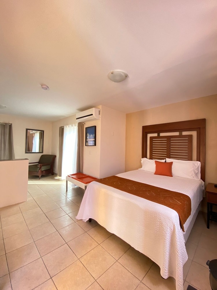 Triple Eco, 2nd Floor, Sea View
