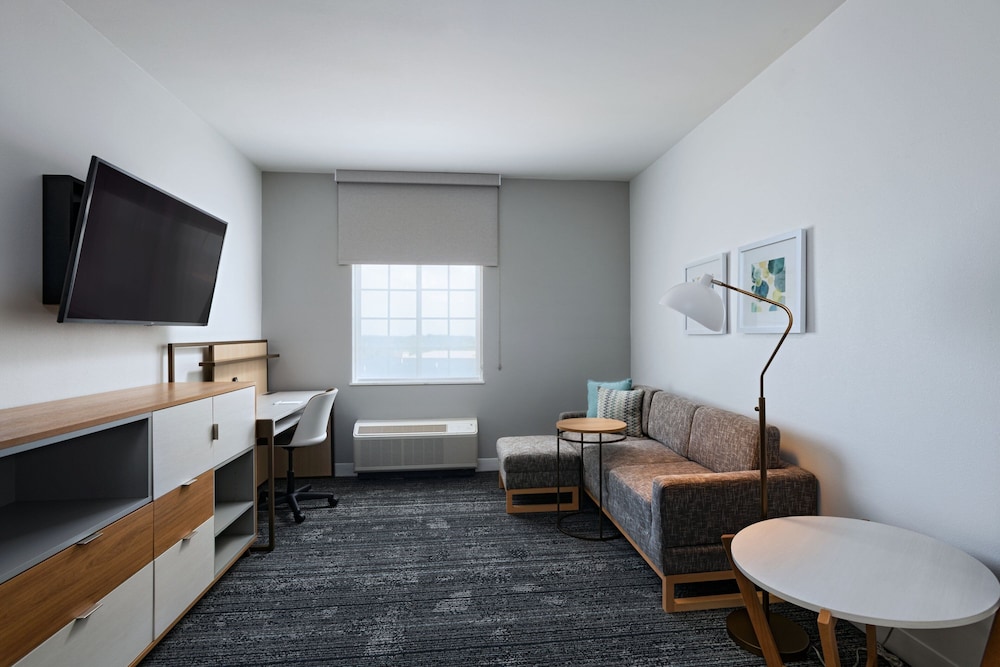 Suite, 1 Bedroom - Photo 1