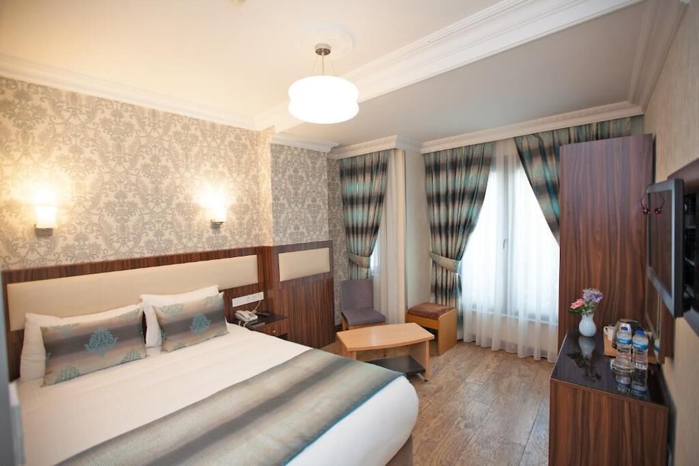 Superior Double Room, City View photo 2