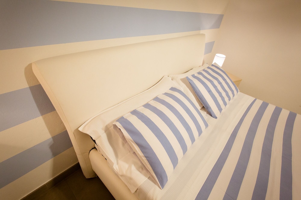 Quadruple Room, 2 Bedrooms, Ensuite photo 2