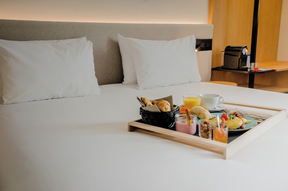 Comfort Room, 1 Queen Bed - Photo 1