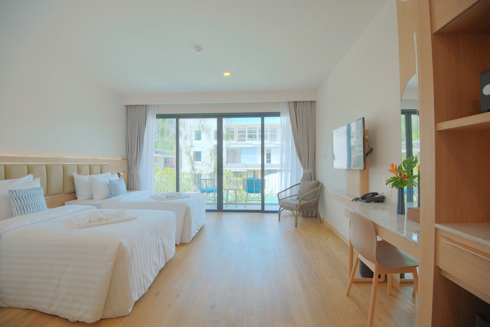 Premier Double or Twin Room, Pool View - Photo 2