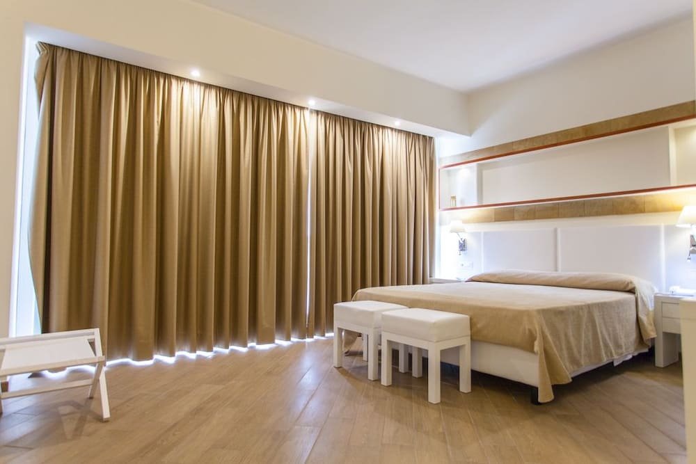 Deluxe Double Room, Tower (Dependance) - Photo 1