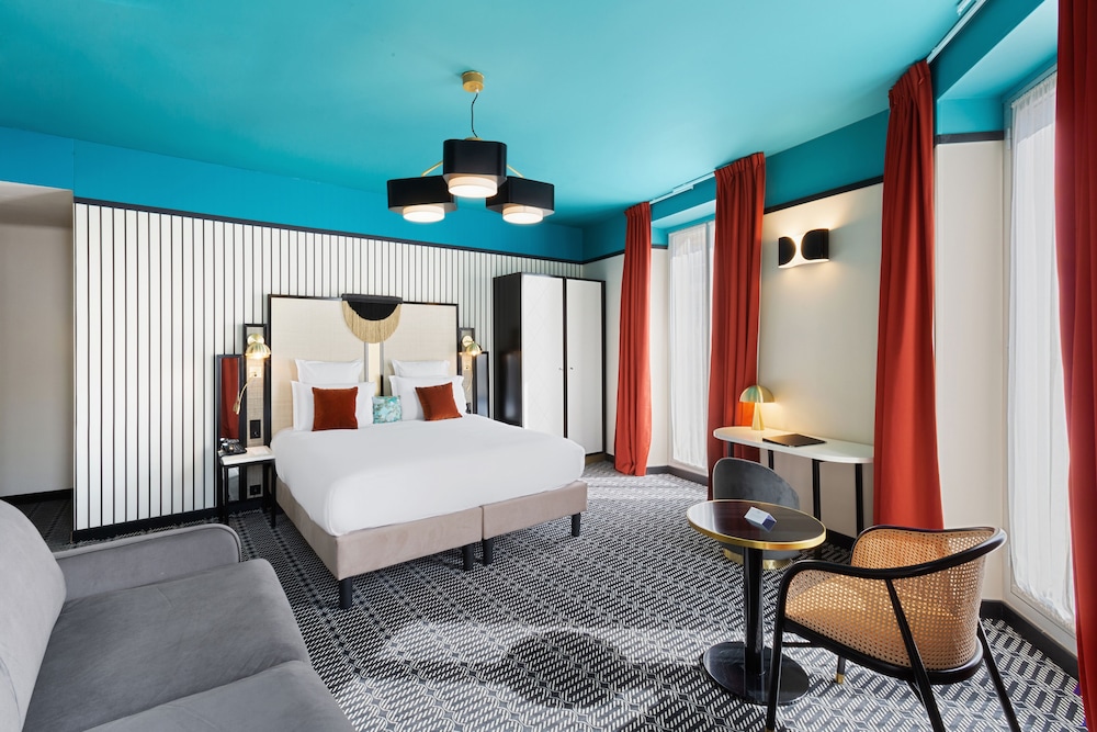 Junior Suite, 1 King Bed, Non Smoking (Twin bed on request;with Sofabed) - Photo 6