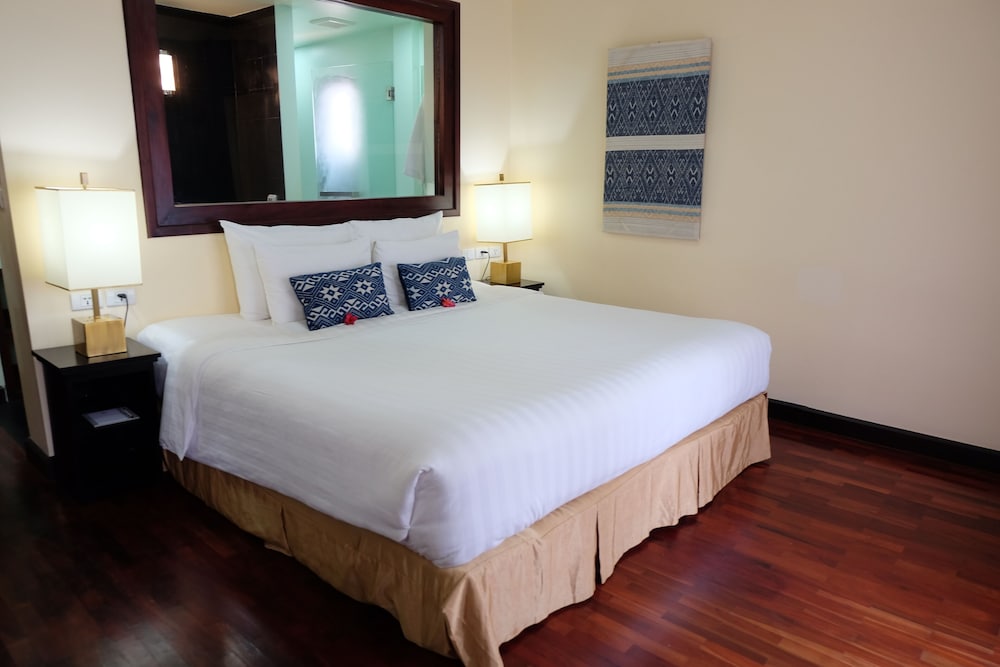 Classic Balcony (Double Bed)