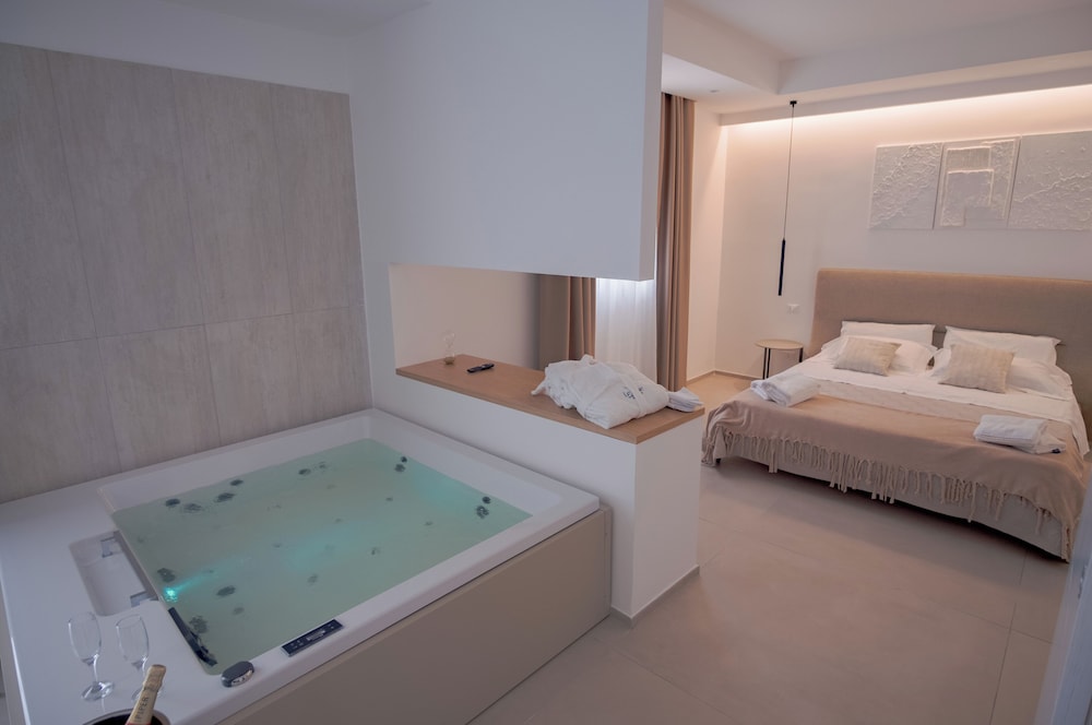 Luxury Suite