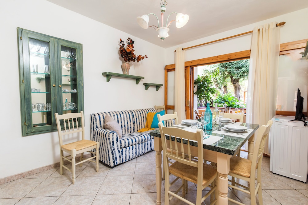Family Apartment, 1 Bedroom (Monte Majore 37a)
