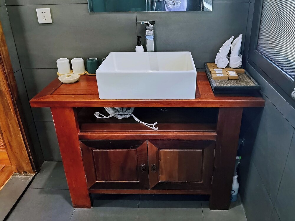 Panoramic Studio Suite, Non Smoking, Mountain View photo 2
