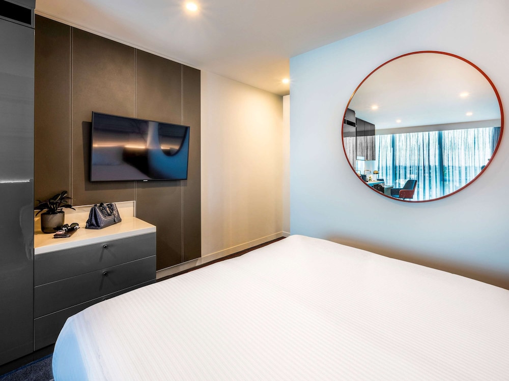 Studio, 1 King Bed, Kitchenette - Photo 6