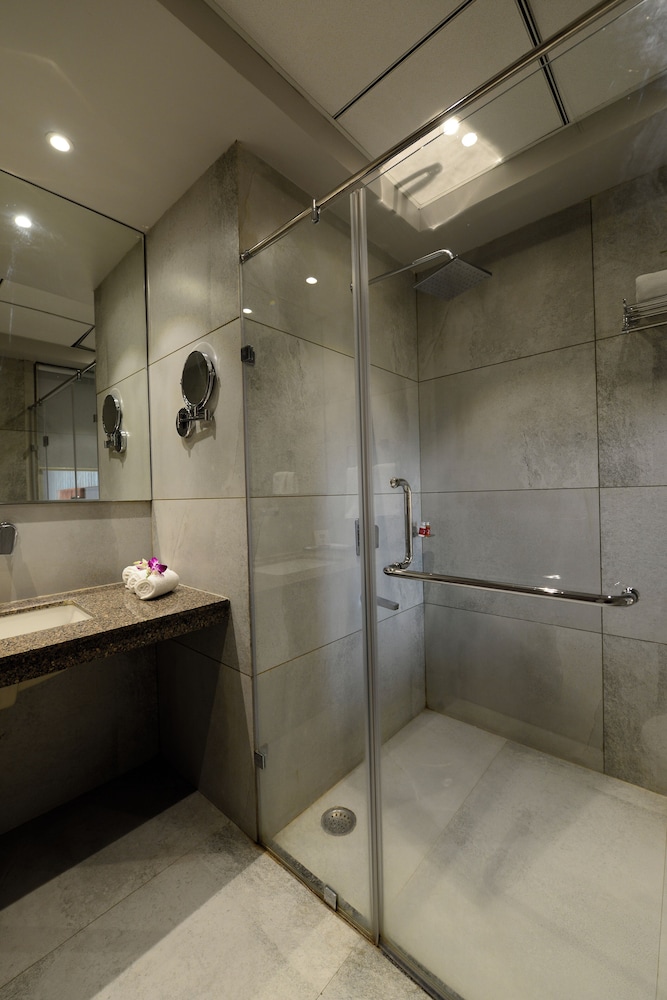 Deluxe Twin Room - Photo 2