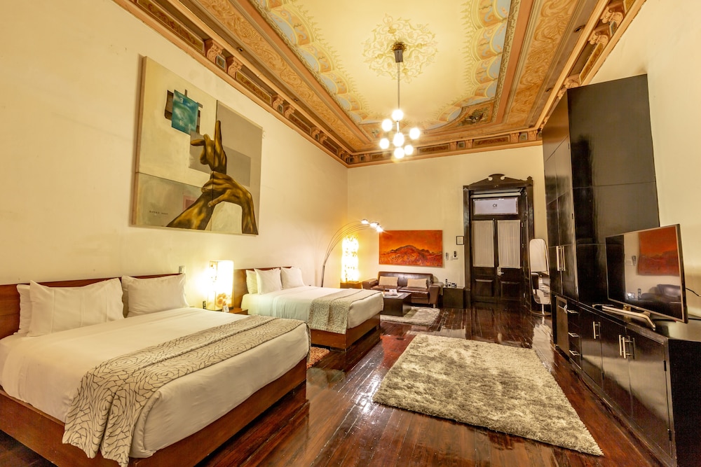 Junior Suite, 2 Double Beds - Photo 5