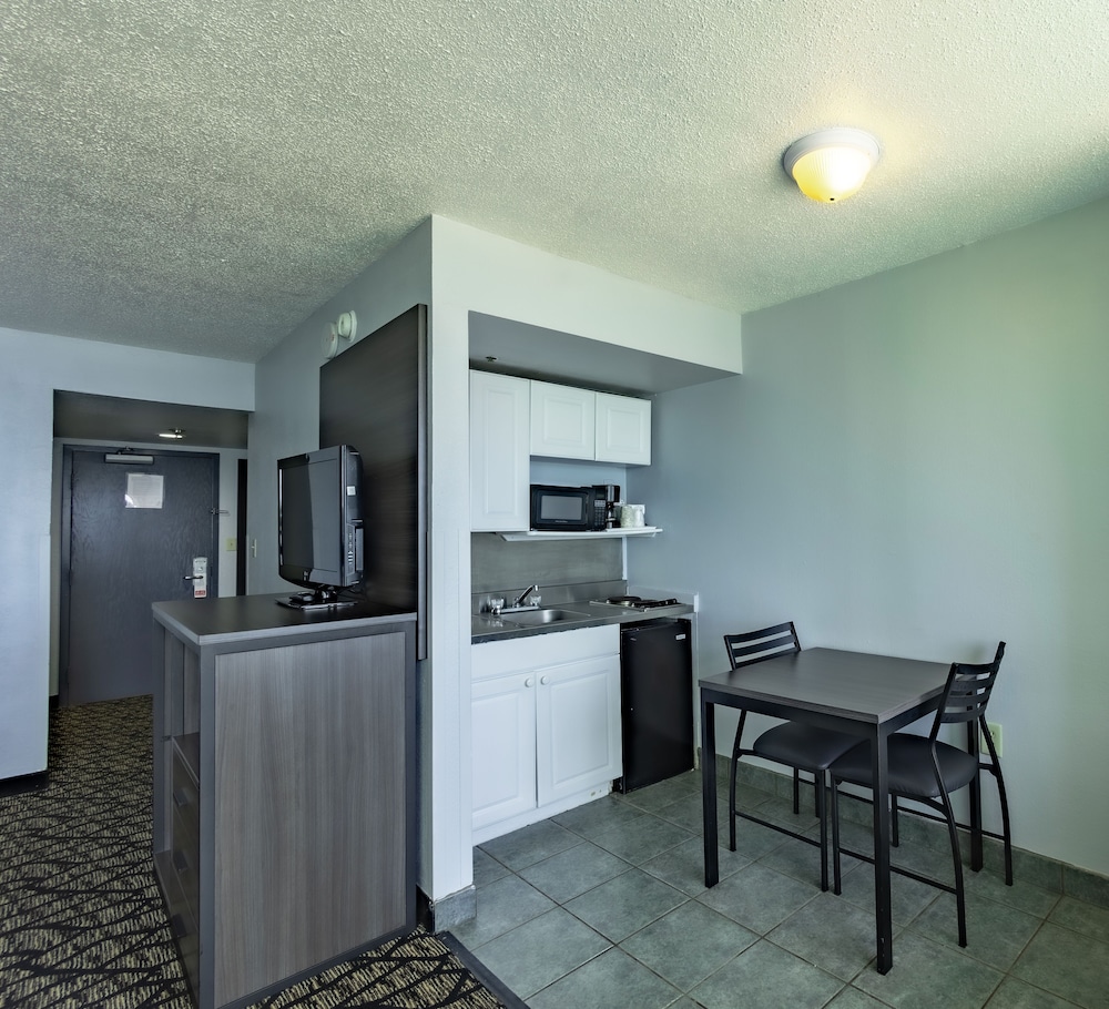 Standard Double Room, 2 Double Beds, Kitchenette, Ocean View - Photo 1
