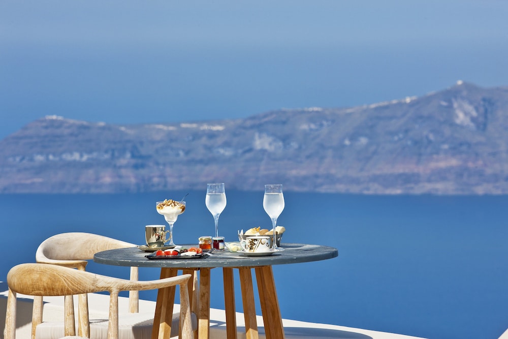 Superior Suite, Hot Tub, Caldera View - Photo 9