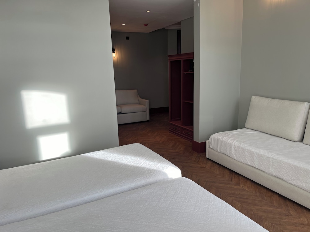 Deluxe Quadruple Room photo 3
