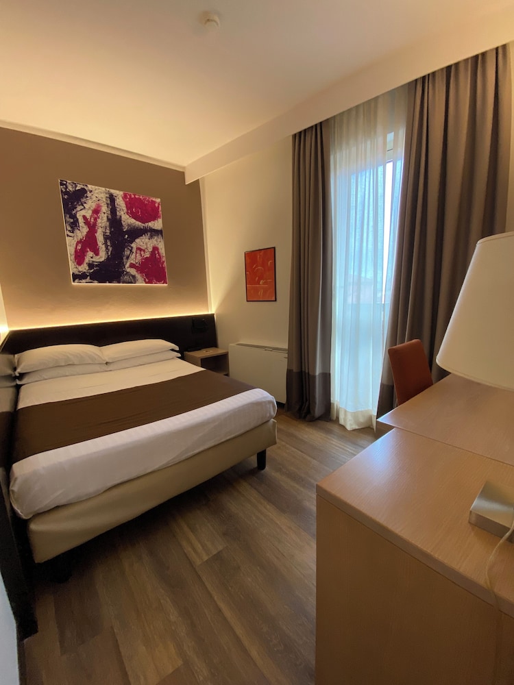Economy Room photo 3
