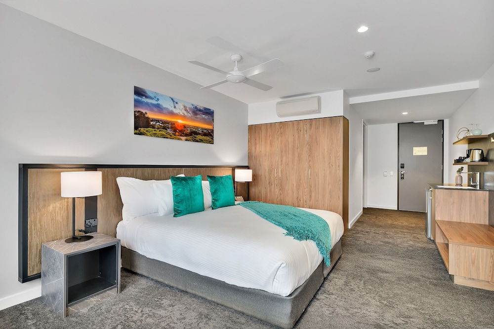 Accessible King Suite