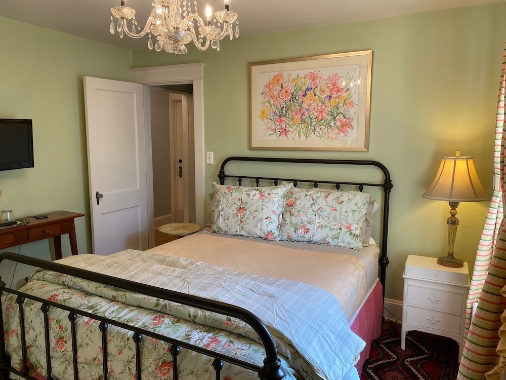 Deluxe Double Room, 1 Queen Bed, Non Smoking photo 1