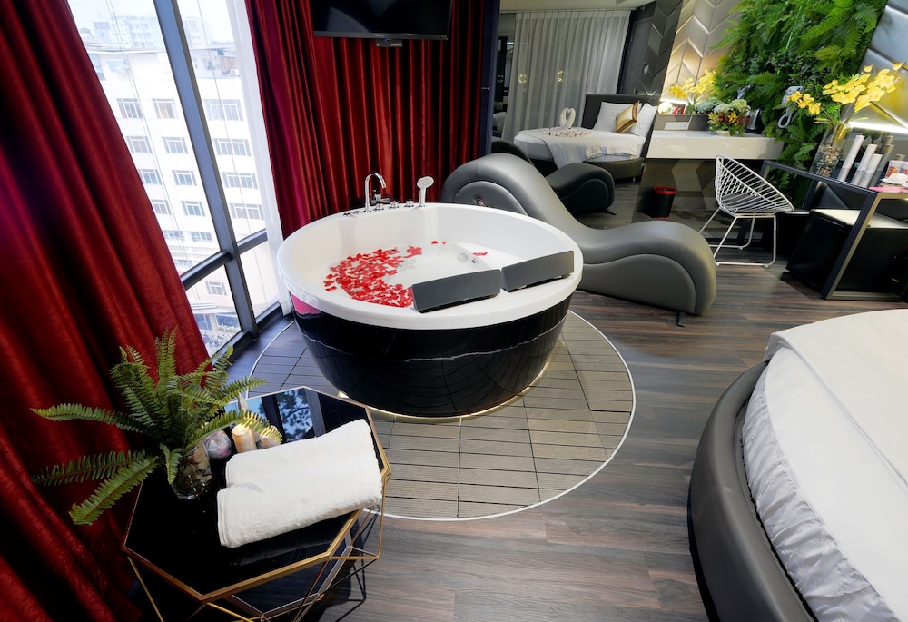 Signature Room photo 1