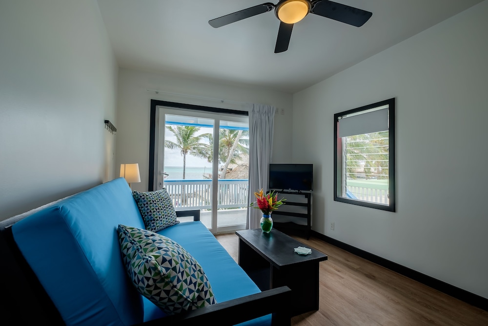 Comfort Suite, 1 Bedroom, Ocean View, Beachfront (Top Floor) photo 2