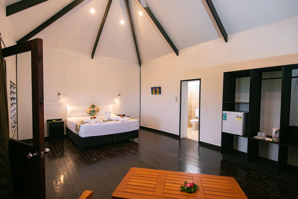 Deluxe Seaside Bure (children 2 Years Above)