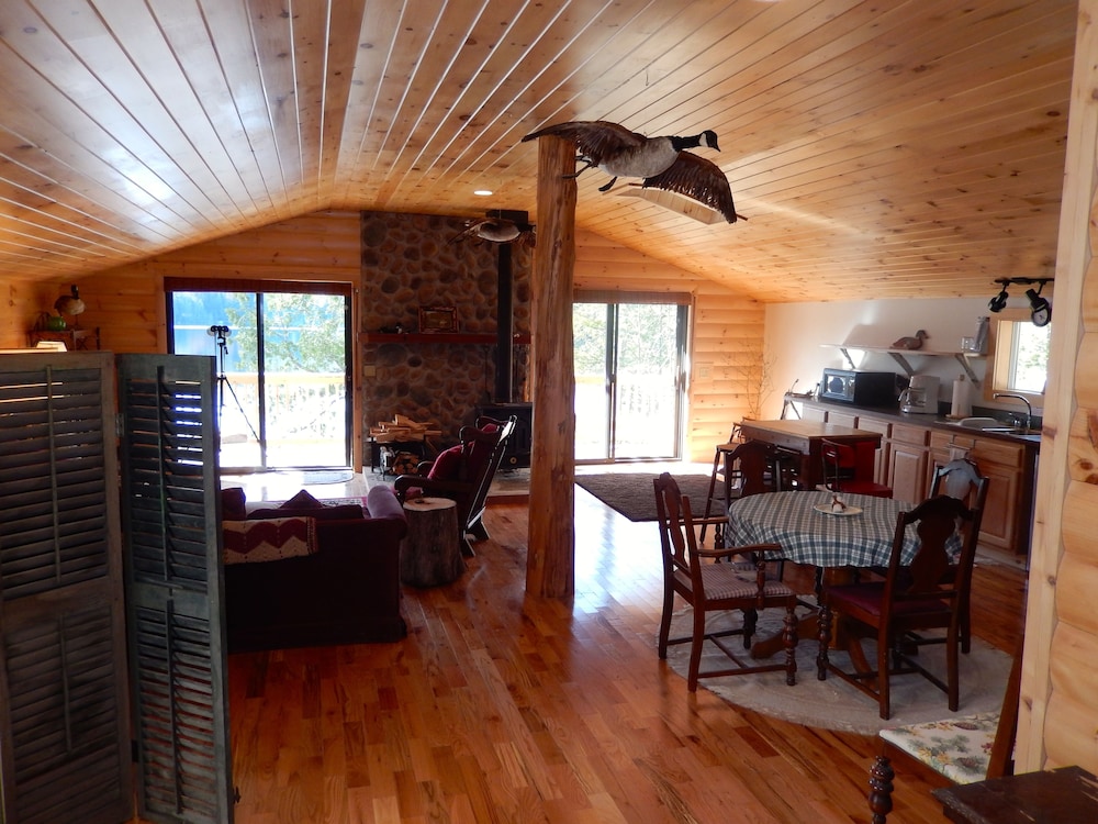 Deluxe Loft, Balcony, Lake View (Room (Goose Landing)) photo 3