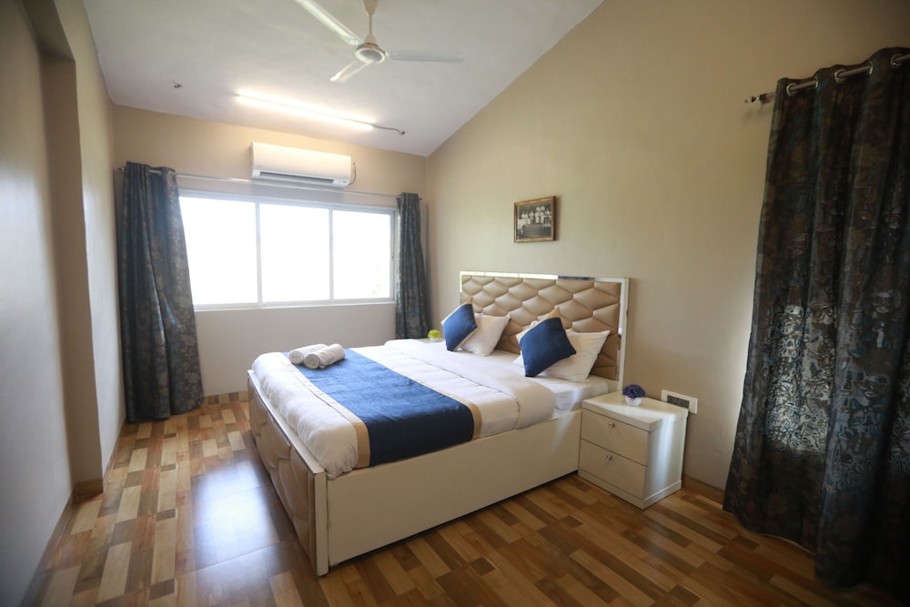 Deluxe Villa, 3 Bedrooms photo 2