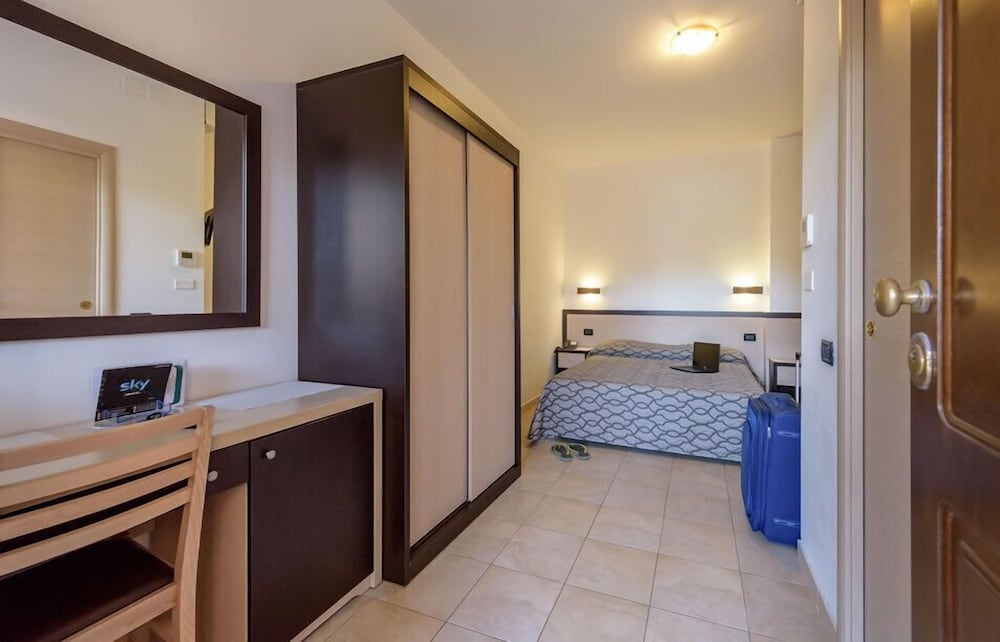 Superior Triple Room - Photo 3