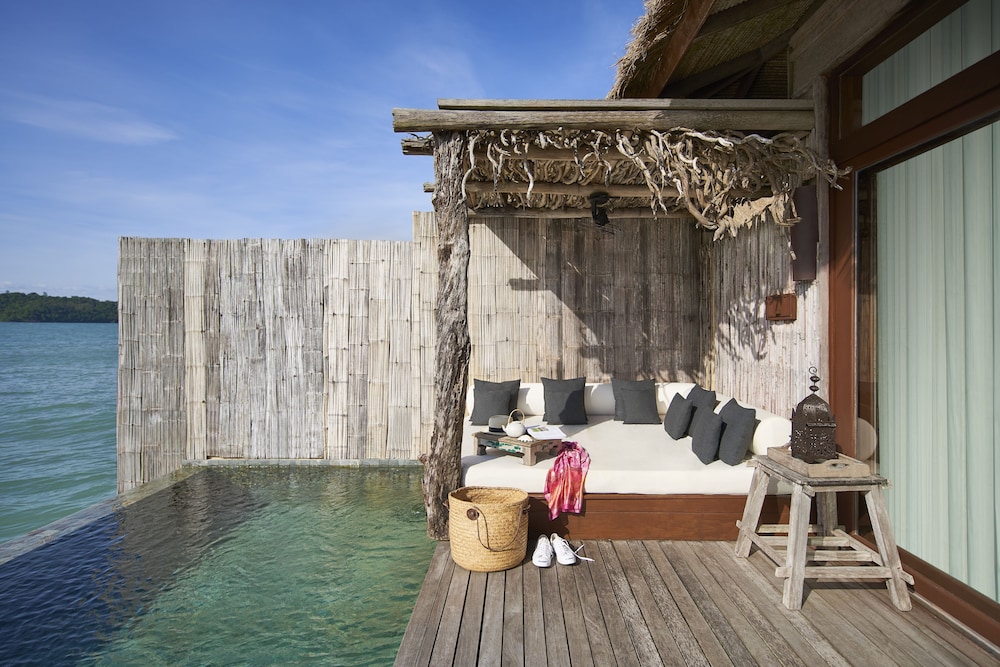 Villa, 1 Bedroom, Overwater - Photo 5