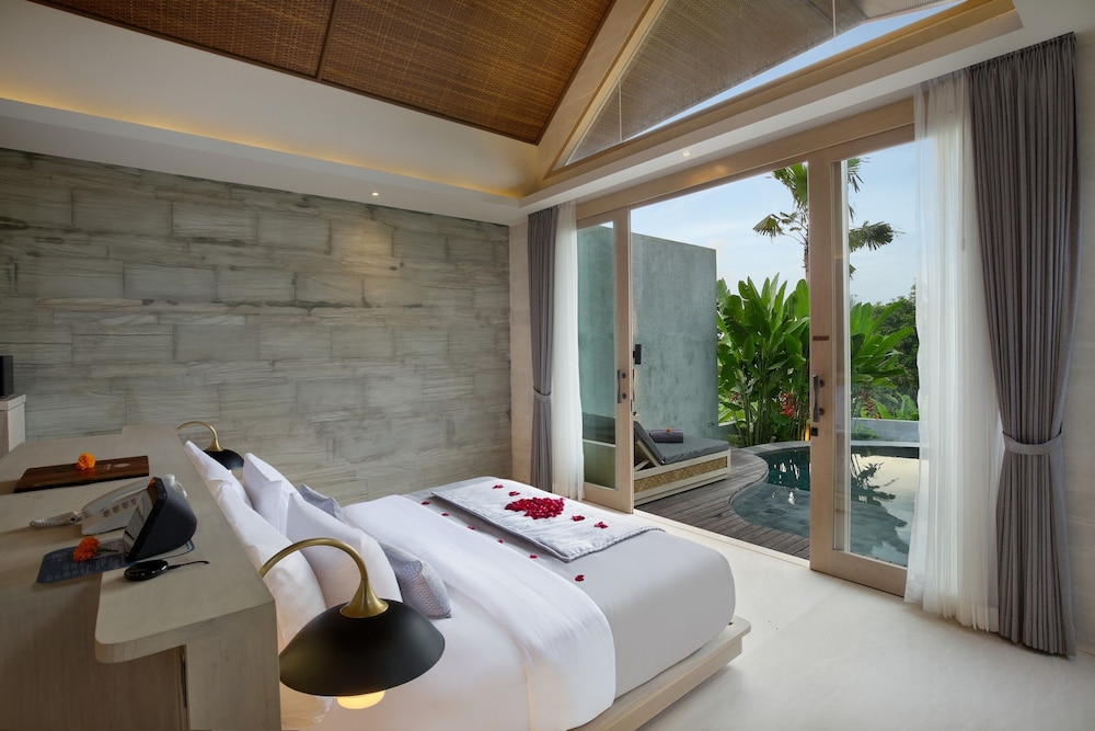 Royal Smart 1 Bedroom Villa with Private Pool & Hot Tub - Photo 15
