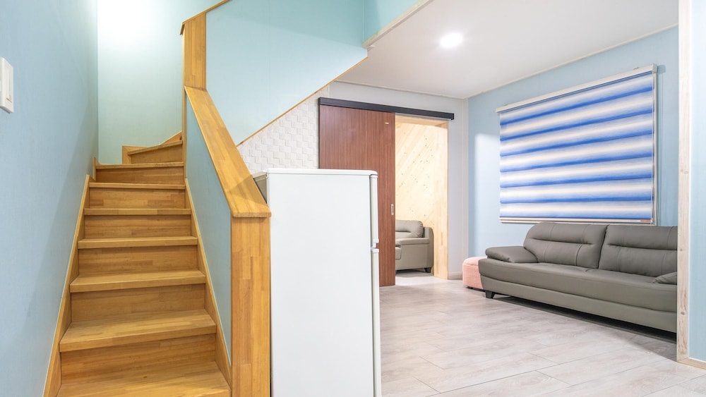 Basic Room, 2 Bedrooms (hwang-geumhyang)