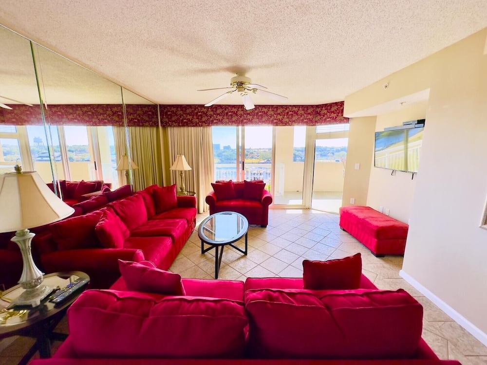 Condo, 4 Bedrooms