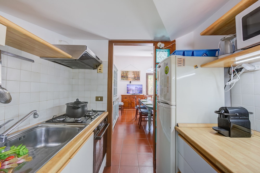 Family House, Multiple Bedrooms, 2 Bathrooms, Mountainside (Villa Breezy Way - Among Greenery) photo 3