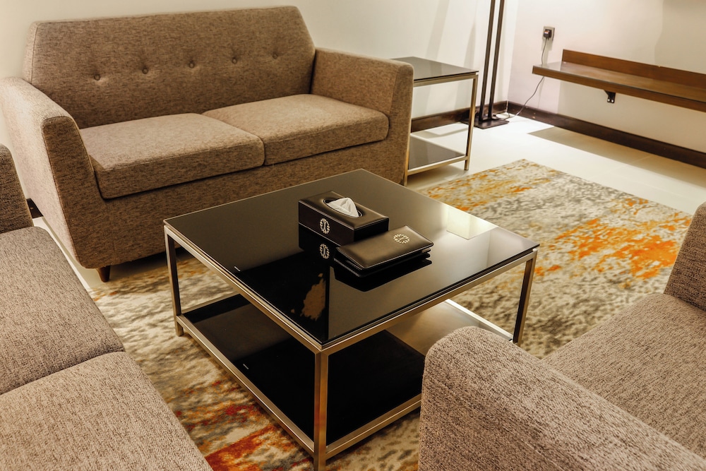 Deluxe Suite - Photo 2