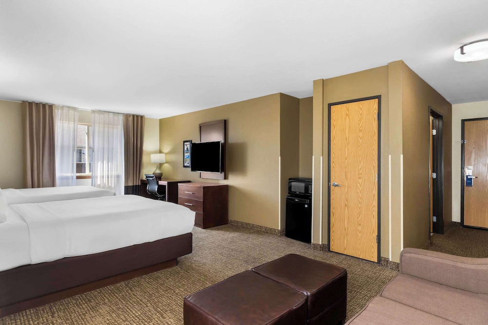 Suite, Multiple Beds, Non Smoking (Efficiency, Upgrade)