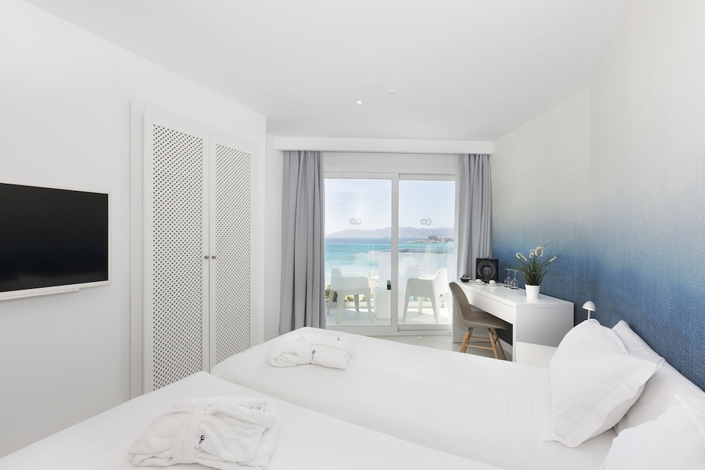 Premium Double Room, Balcony, Partial Sea View - Photo 2