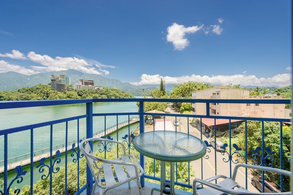 Quadruple Room with Mountain View - Photo 10