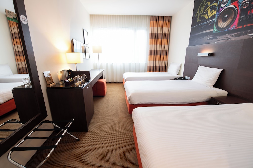 Triple Room, 3 Twin Beds photo 2