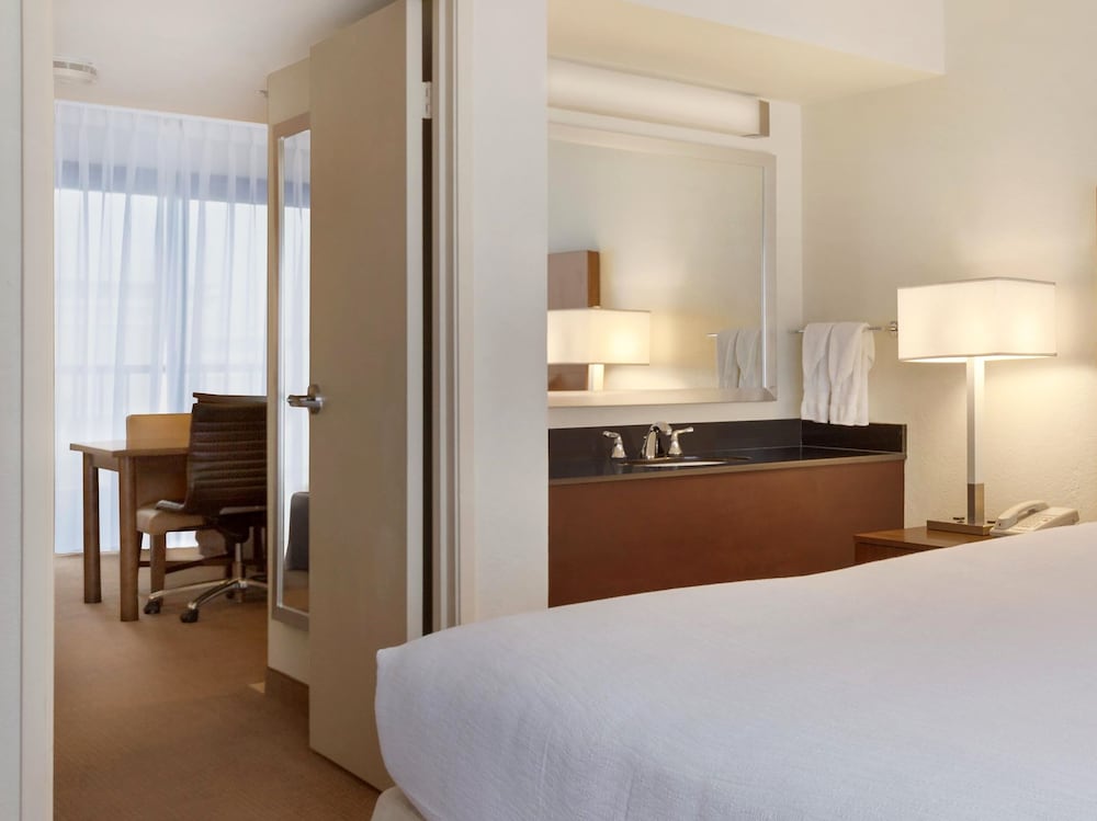 King, Room, 1 King Bed, Non Smoking photo 2