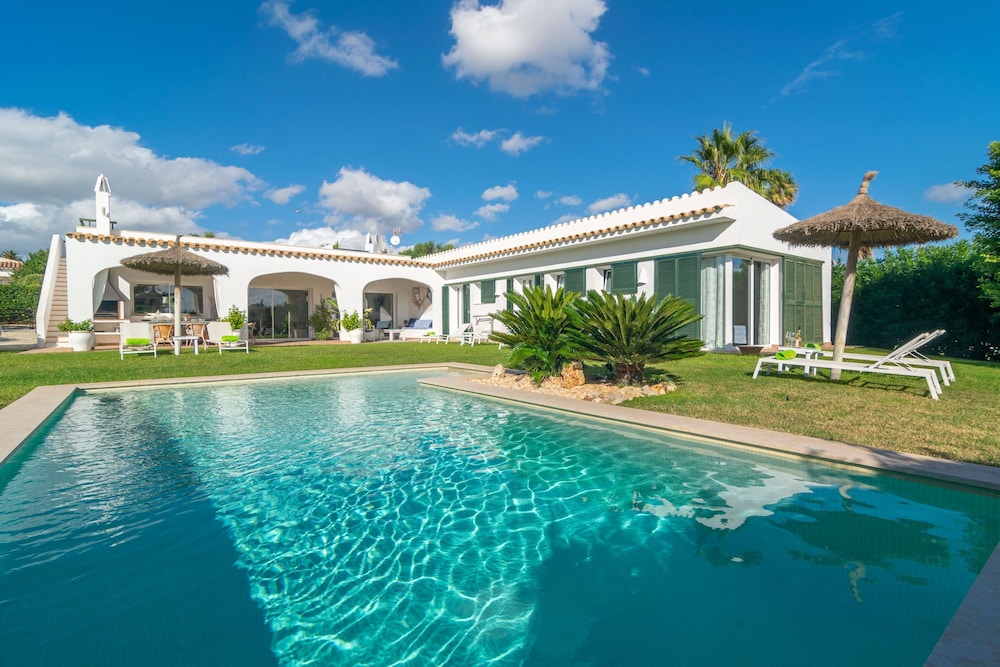 Villa photo 3