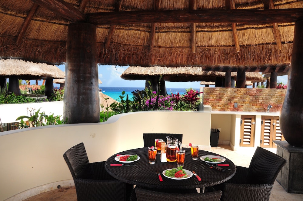 Deluxe Penthouse, 3 Bedrooms, Partial Ocean View - Photo 5