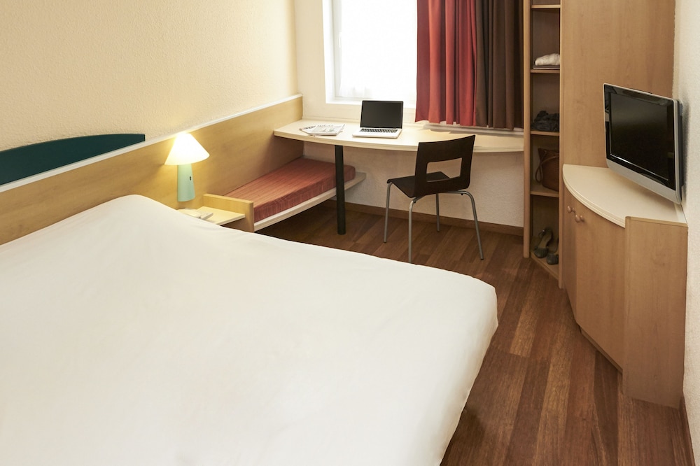 Superior Room, Multiple Beds - Photo 3