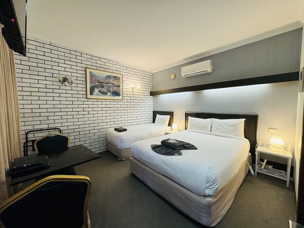 Senior Twin Room