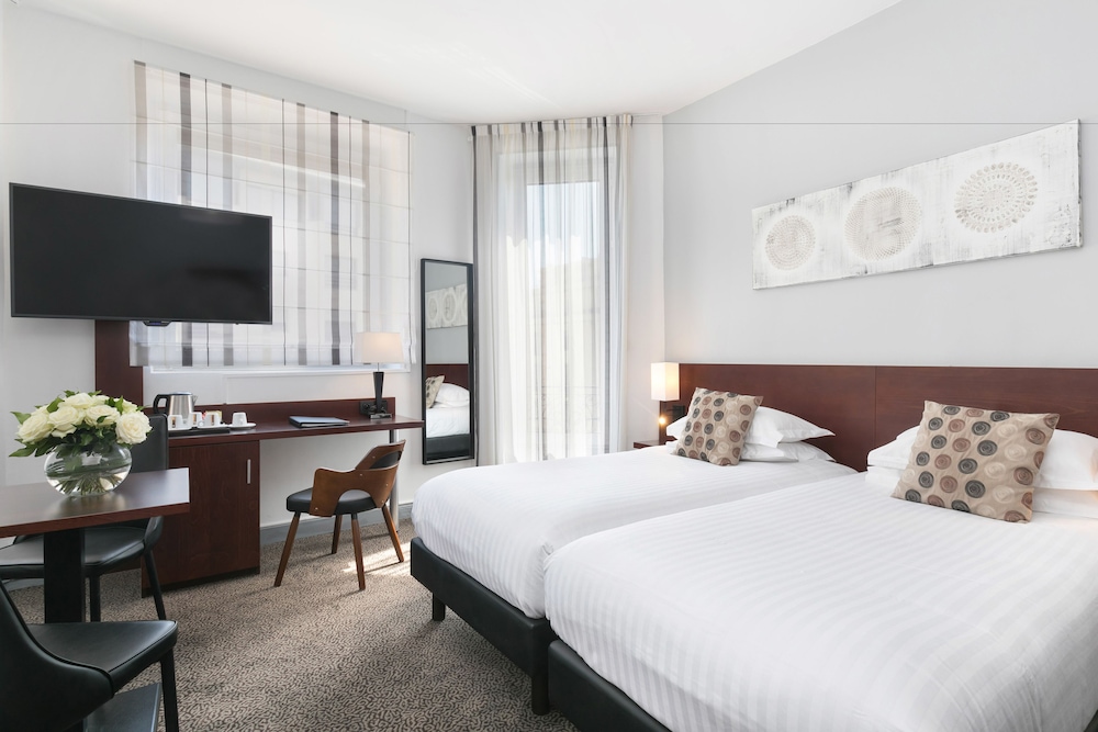 Exclusive Room, Multiple Beds, Non Smoking - Photo 3