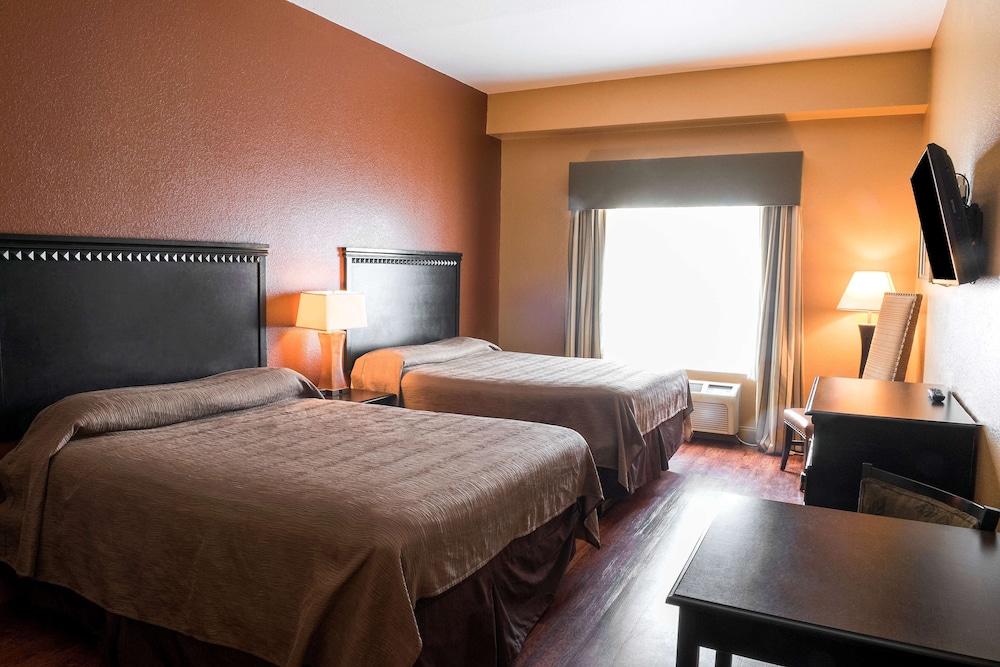 Suite, 2 Queen Beds, Non Smoking