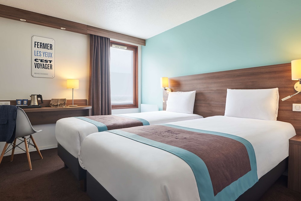 Standard Room, 2 Twin Beds - Photo 4