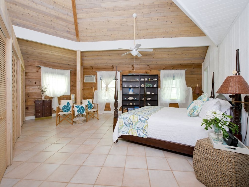 Villa photo 3